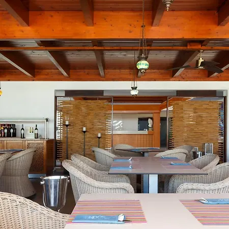 Gardens Complex لينثوس