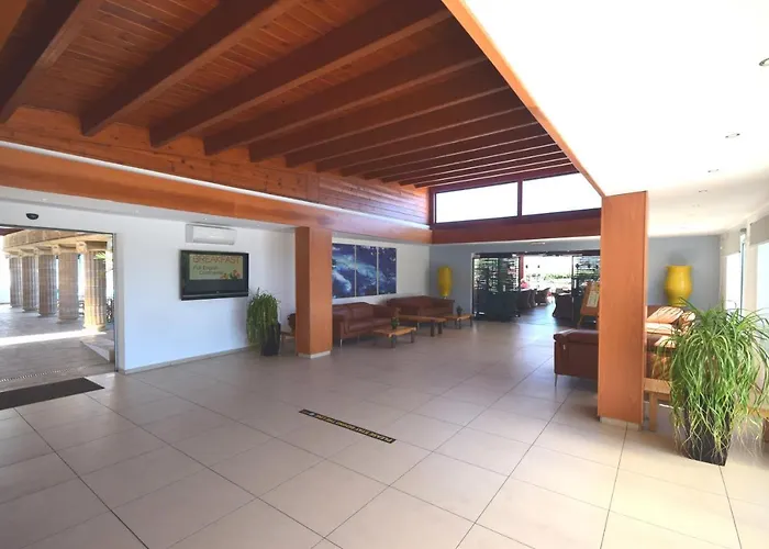 Gardens Complex فندق لينثوس