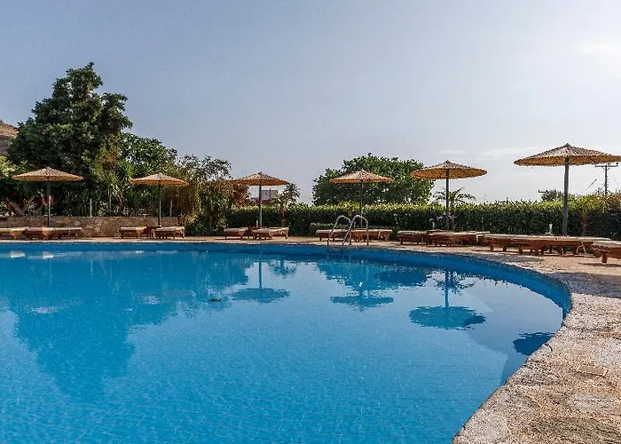 Gardens Complex لينثوس