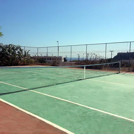 Gardens Complex 3* لينثوس