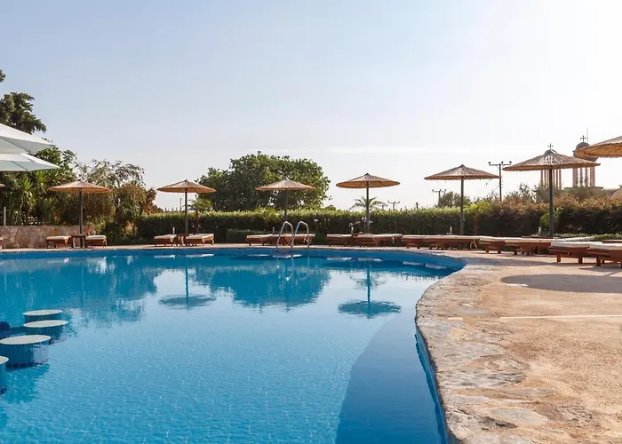 Отель Gardens Complex 3*