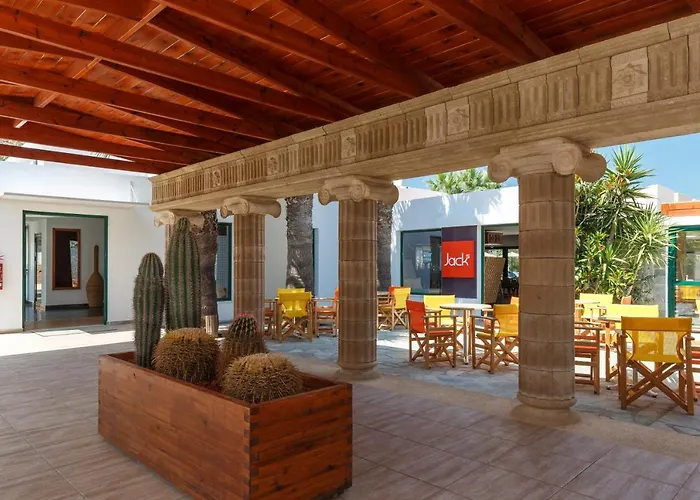 Отель Gardens Complex 3*